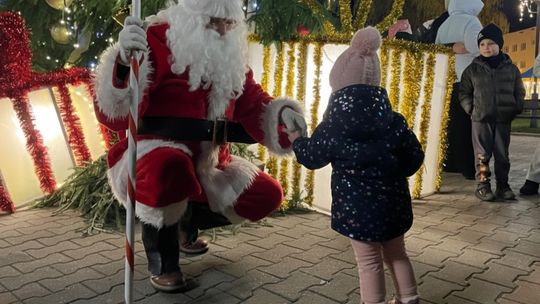 Jarmark Bożonarodzeniowy rozświetlił rynek w Górze Kalwarii [WIDEO]