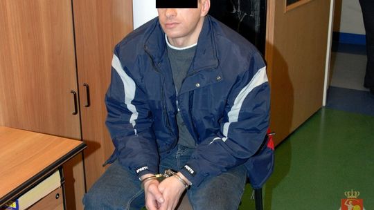 „Łomiarz” wychodzi na wolność. Czy sprawca brutalnych ataków na kobiety wróci do Konstancina?