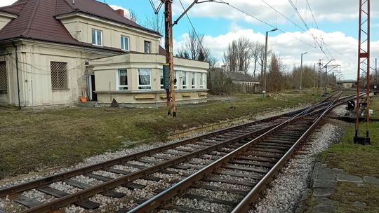 Modernizacja eSeŁki za prawie 1,5 mld zł. Pociągi wrócą do Tarczyna i Prażmowa