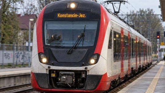 Pociągiem z Nowej Iwicznej do Konstancina i z Piaseczna do Grójca? Rząd pokazał plany