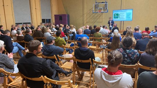 Pytania mieszkańców do inwestora. Burzliwe spotkanie wokół centrum danych