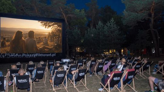 Rusza kino plenerowe i strefa kibica w Konstancinie