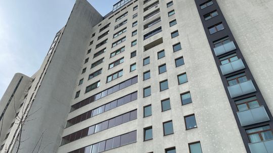 Tragedia przy Młynarskiej. Nie żyje 52-letni mężczyzna