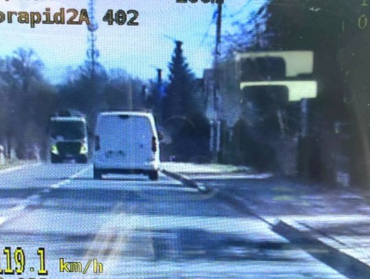 119 km/h w terenie zabudowanym. Kierowca stracił prawo jazdy w dniu urodzin 119 km/h w terenie zabudowanym. Kierowca stracił prawo jazdy w dniu urodzin