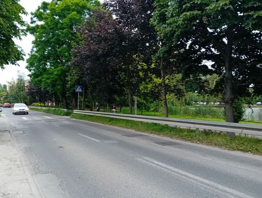 Będą konsultacje w sprawie przebudowy ul. Łabędziej. Mieszkańcy spotkają się z władzami i projektantem