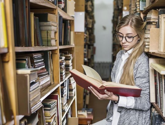 Biblioteka w Prażmowie wraca z filią – tym razem w Uwielinach Biblioteka w Prażmowie wraca z filią – tym razem w Uwielinach