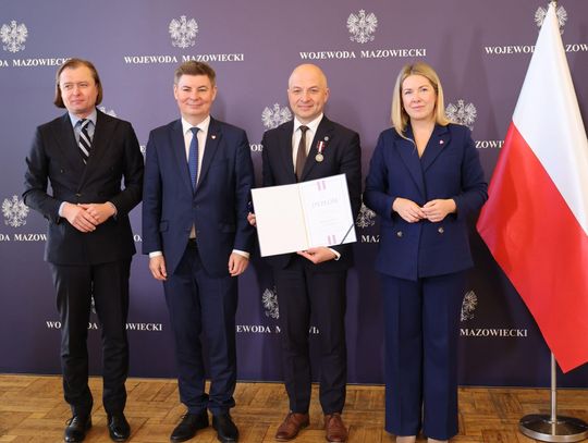 Burmistrz Daniel Putkiewicz odznaczony za zasługi dla samorządu