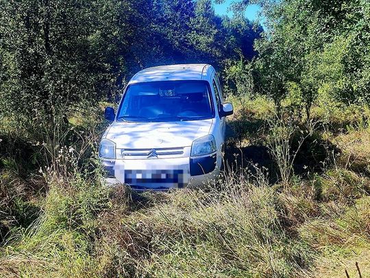 Citroen jechał wężykiem. Pijanego kierowcę zauważył inny kierujący