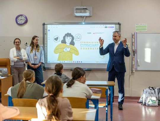 Cyberlekcja z Wicepremierem w piaseczyńskiej „Trójce”