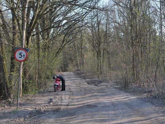 Do szkoły po chodniku