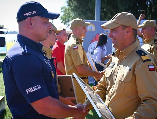 Dzielnicowy z Góry Kalwarii ruszył na pomoc tonącemu 82-latkowi