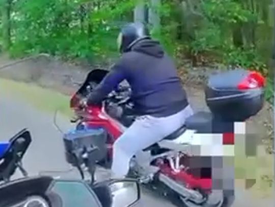 Fałszywe tablice i zakaz prowadzenia – kłopoty 42-latka z gminy Prażmów