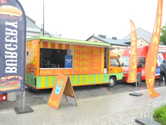 Foodtrucki i kino plenerowe