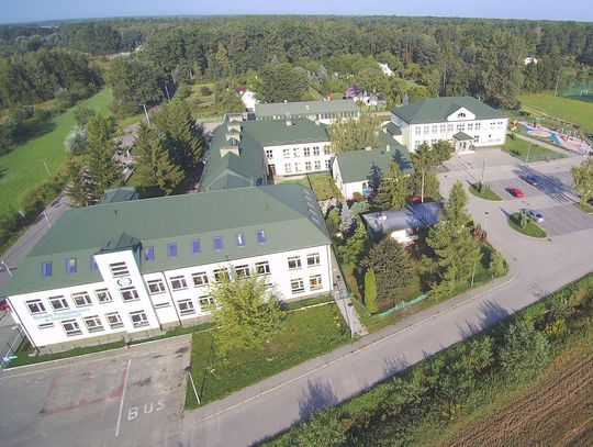 Gmina rezygnuje z ogrodu szkolnego w Uwielinach. Ważniejszy jest remont boiska
