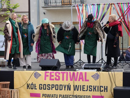 Hulanki i swawole na piaseczyńskim rynku, czyli I Festiwal Kół Gospodyń Wiejskich