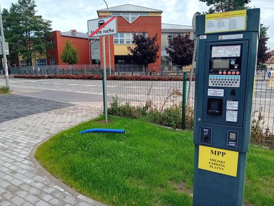 Józefosław: parking przy szkole wkrótce z opłatami