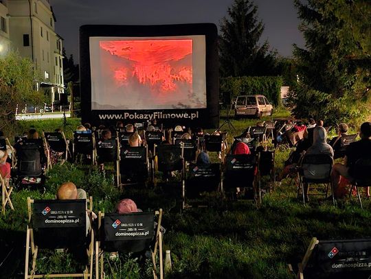 Kino pod gwiazdami wraca do Józefosławia – mieszkańcy wybrali repertuar!