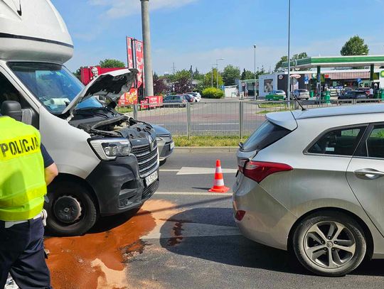 Kolizja na ul. Okulickiego w Piasecznie. Urudnienia w ruchu