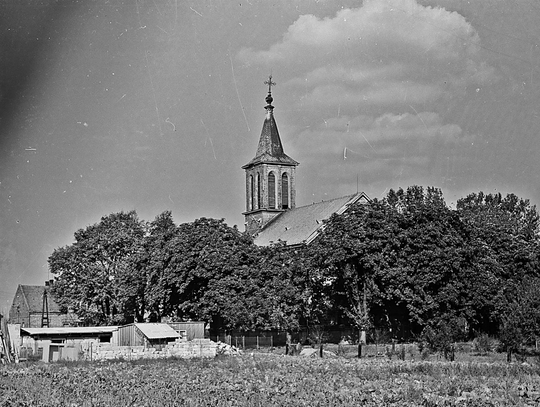 Kolonia Świniary i kościół w Starej Iwicznej, czyli przypadki z Orężnej