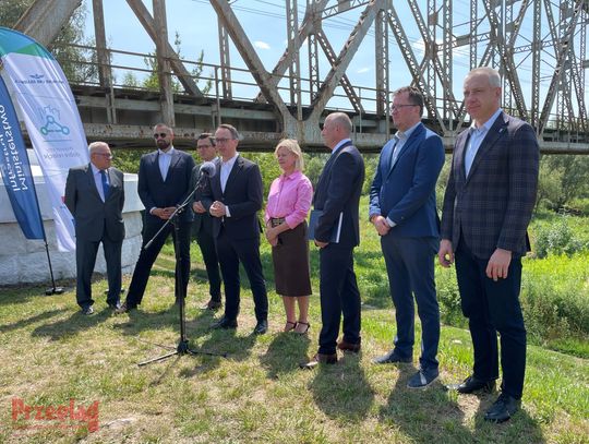 Koniec starego mostu w Górze Kalwarii. Rusza inwestycja kolejowa za 1,3 mld zł