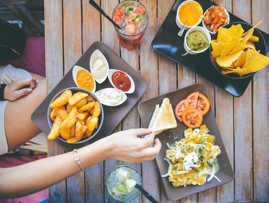 Korzystaj z ofert lokalnej gastronomii – „NASZE JEDZENIE JEST BEZPIECZNE”