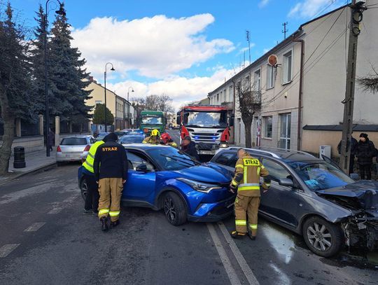 Kraksa w Górze Kalwarii. Zderzyły się toyoty