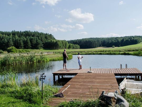 Krócej i z własnymi kanapkami. Wakacje na półmetku