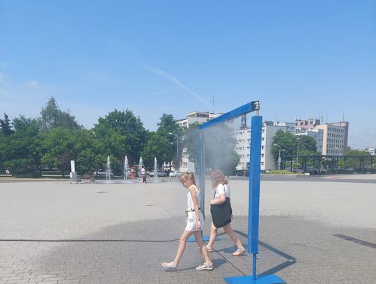 Kurtyny wodne wrócą wraz z upałami. Wiadomo, gdzie pojawią się w Lesznowoli