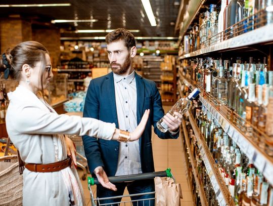 Mieszkańcy Konstancina-Jeziorny popierają ograniczenie nocnej sprzedaży alkoholu Mieszkańcy Konstancina-Jeziorny popierają ograniczenie nocnej sprzedaży alkoholu