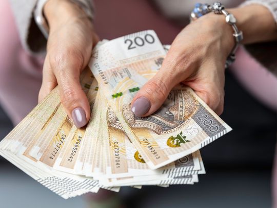 Mieszkanka Piaseczna przyszła do banku, by przelać „siostrze” pieniądze na konto w Sudanie Mieszkanka Piaseczna przyszła do banku, by przelać „siostrze” pieniądze na konto w Sudanie