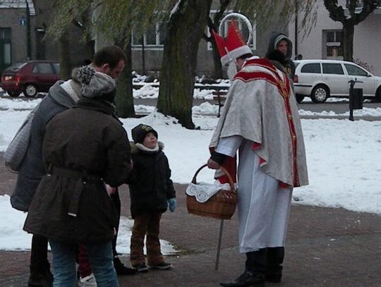 Na rynku zapłonęła choinka