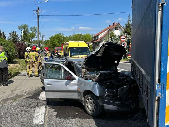Nie ustąpił pierwszeństwa, wjechał w osobówkę