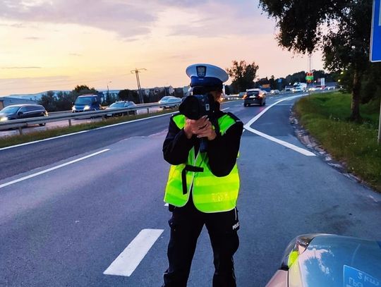 Noga z gazu. Policjanci suszą