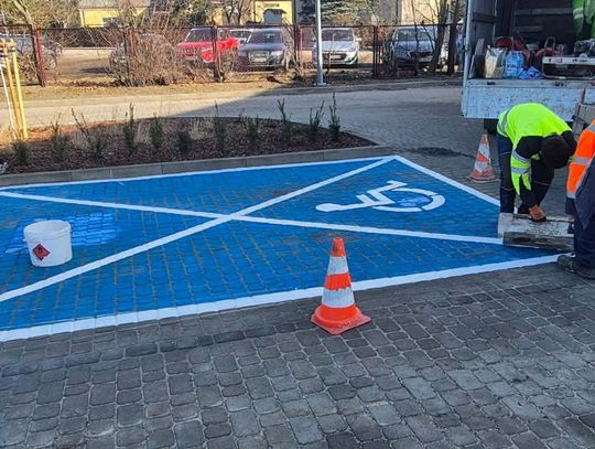 Nowe miejsca parkingowe dla osób z niepełnosprawnościami Nowe miejsca parkingowe dla osób z niepełnosprawnościami