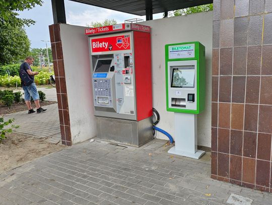 Nowy biletomat już działa – ale tylko jeden