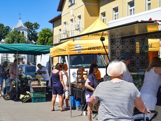 Nowy targ w Prażmowie: Spontaniczna inicjatywa, która już zdobyła popularność