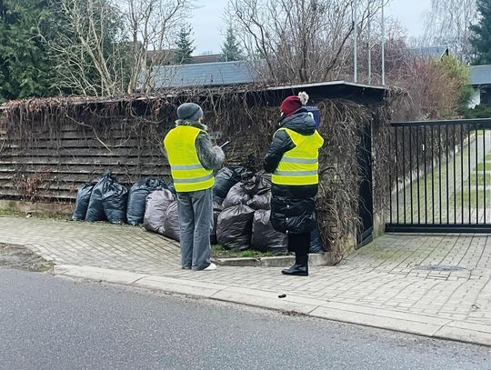 Oszczędności na śmieciach pod lupą - gmina Konstancin sprawdza kompostowniki Oszczędności na śmieciach pod lupą - gmina Konstancin sprawdza kompostowniki