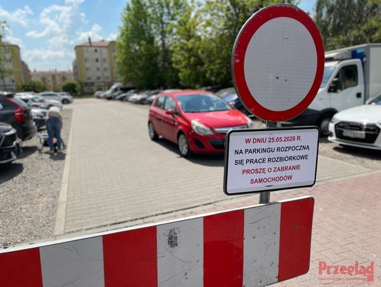 Parking przy Jana Pawła II zamykany. Odholują auta?