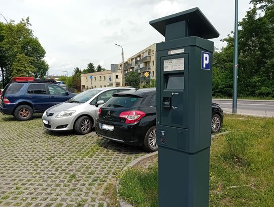 Parkomaty przy dworcu PKP i CEM już stoją