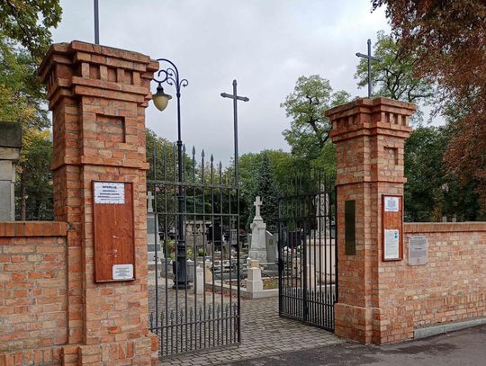 Piaseczno kwestuje dla zabytkowych grobów