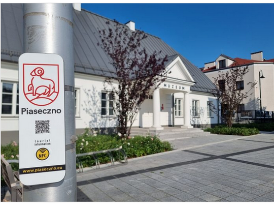 Piaseczno z kodem QR. Zwiedzaj miasto nowocześnie