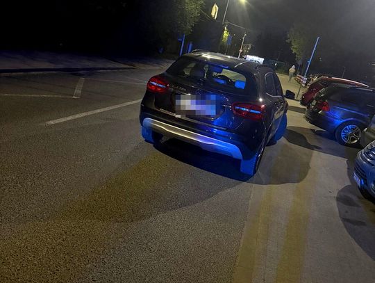 Pijana kierująca uderzyła w autobus w Piasecznie. Chciała przekupić policjantów