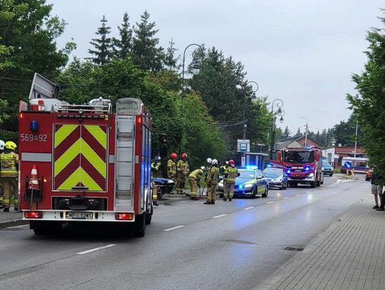Pijany 22-latek uderzył autem w latarnię. Nie miał prawa jazdy