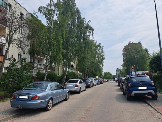 Płatne parkowanie na Fabrycznej wciąż w zawieszeniu Płatne parkowanie na Fabrycznej wciąż w zawieszeniu