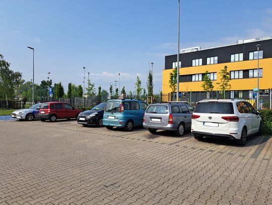 Płatny parking wokół CEM?