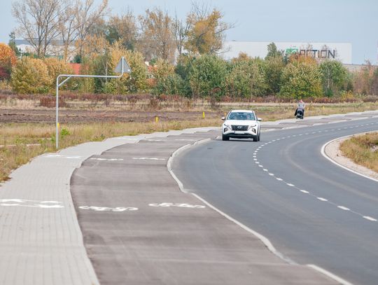 Pofalowana ścieżka rowerowa. Drogowy absurd przy trasie S7?