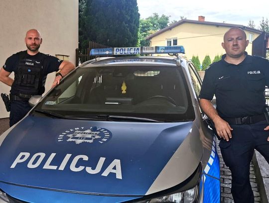 Policjanci z Tarczyna uratowali życie kobiety podczas interwencji w gminie Prażmów