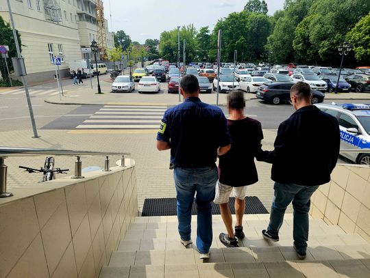 Ponad 3 promile i cztery sądowe zakazy – 41-latek z gminy Prażmów trafił do aresztu