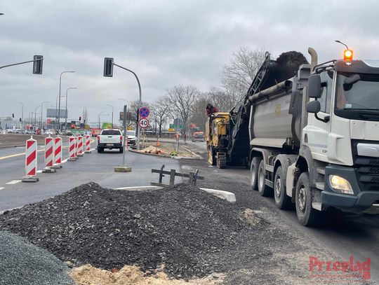 Postępy w przebudowie skrzyżowania Wojska Polskiego i Okulickiego. Skończą przed terminem?