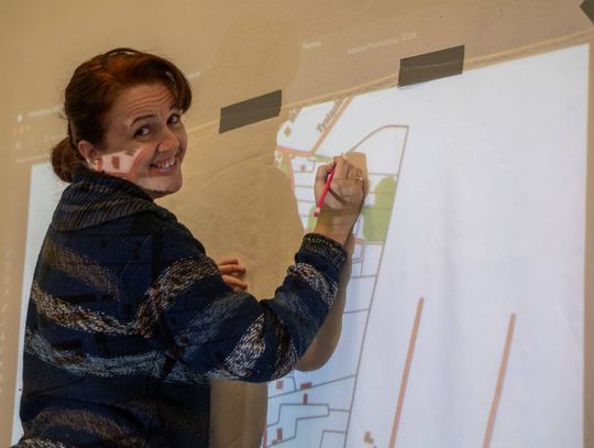 Powstaje haftowana mapa Korzeniówki